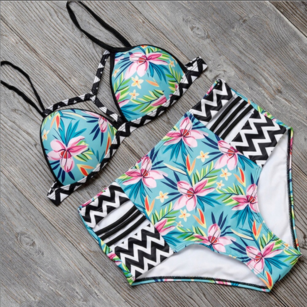 Floral Print Cut Out Detail Bikini - Picture 2 of 4